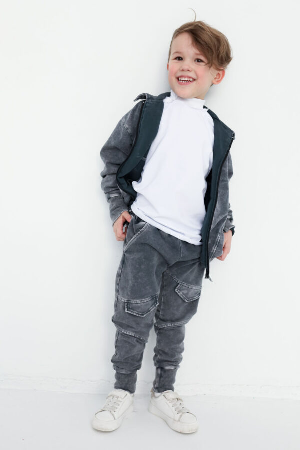 SPODNIE DZIECIĘCE DRESOWE DEKATYZOWANE Z PATKAMI GREY