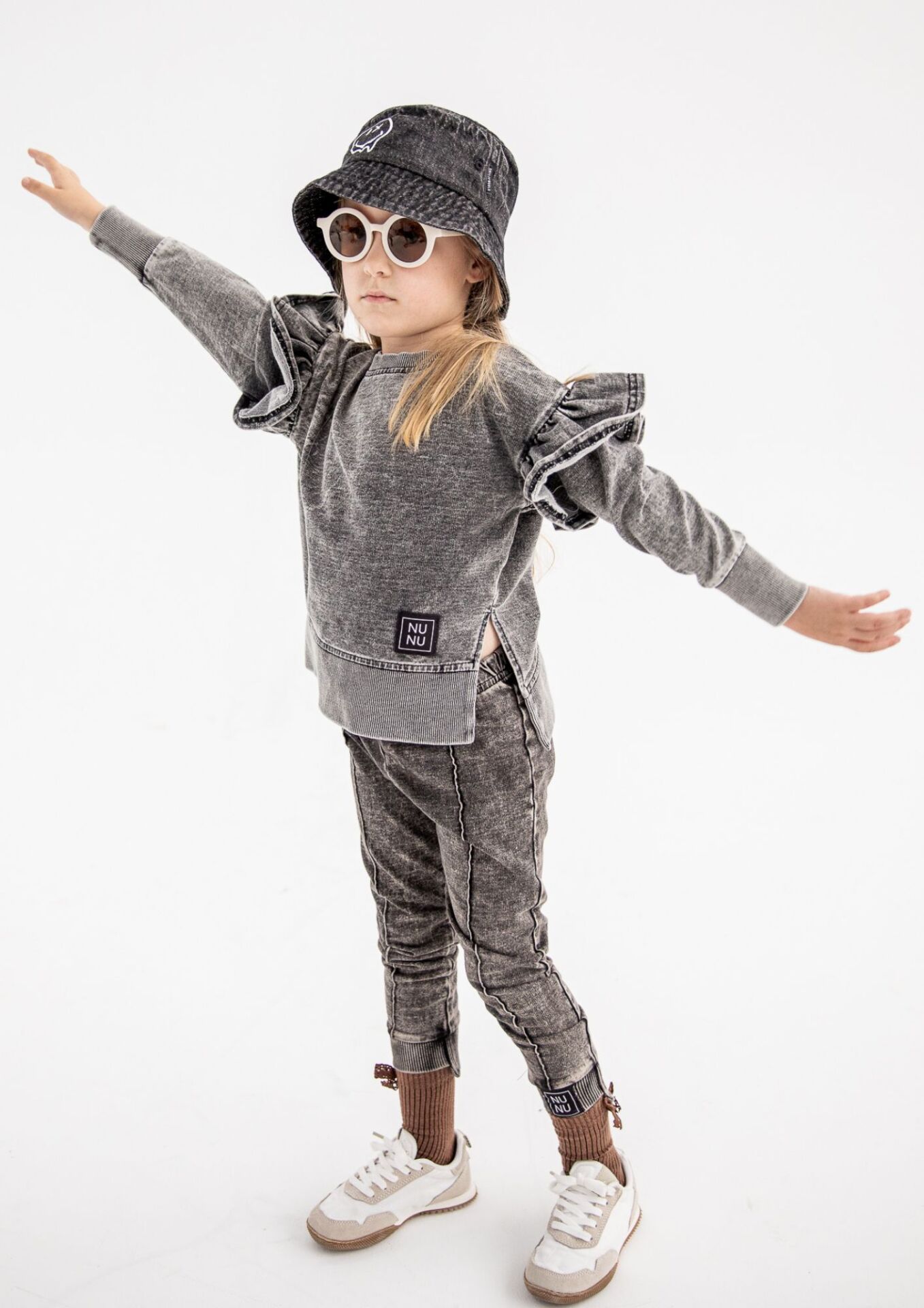 BLUZA DZIECIĘCA Z FALBANKĄ JEANS BLACK NUNU