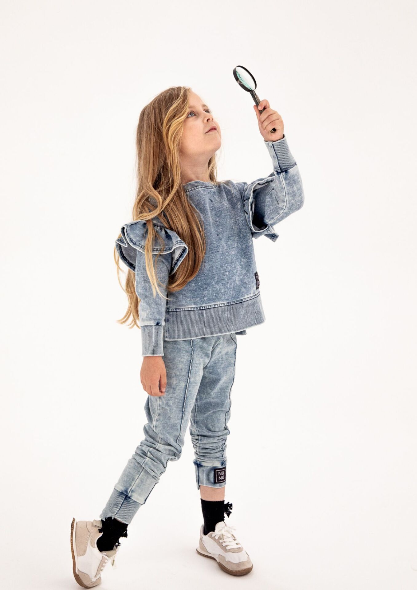 BLUZA DZIECIĘCA Z FALBANKĄ JEANS BLUE - obrazek 6