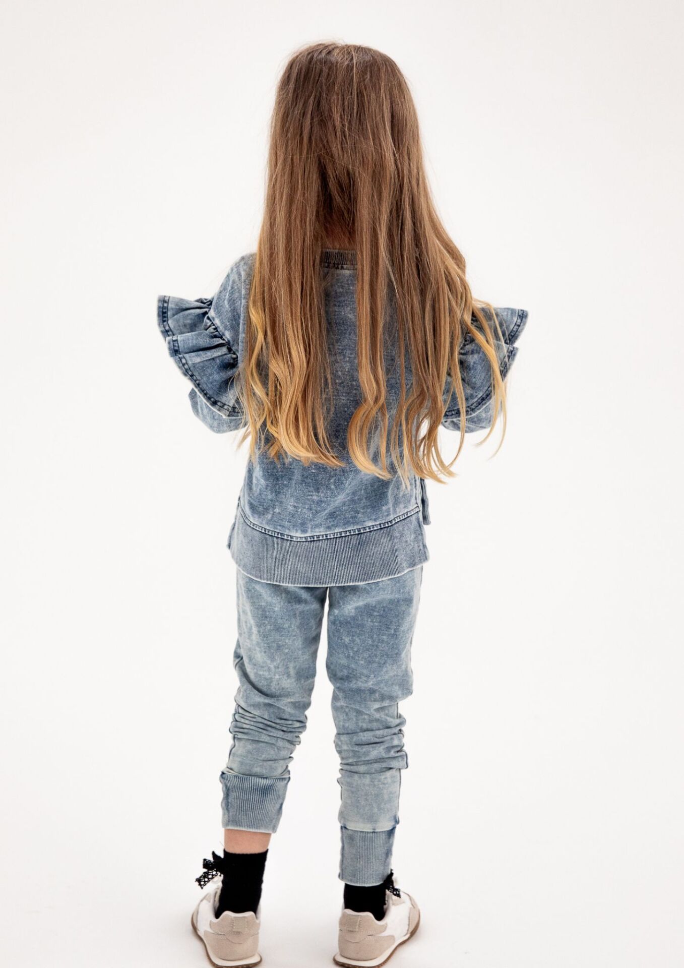 BLUZA DZIECIĘCA Z FALBANKĄ JEANS BLUE - obrazek 5