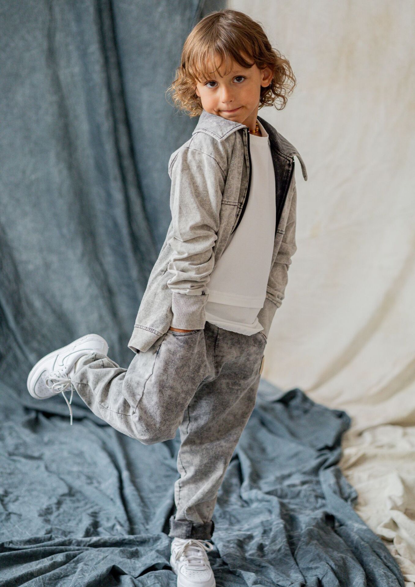 Spodnie dziecięce BOYFRIEND JEANS black NUNU Bluza dziecięca BOMBERKA JEANS black