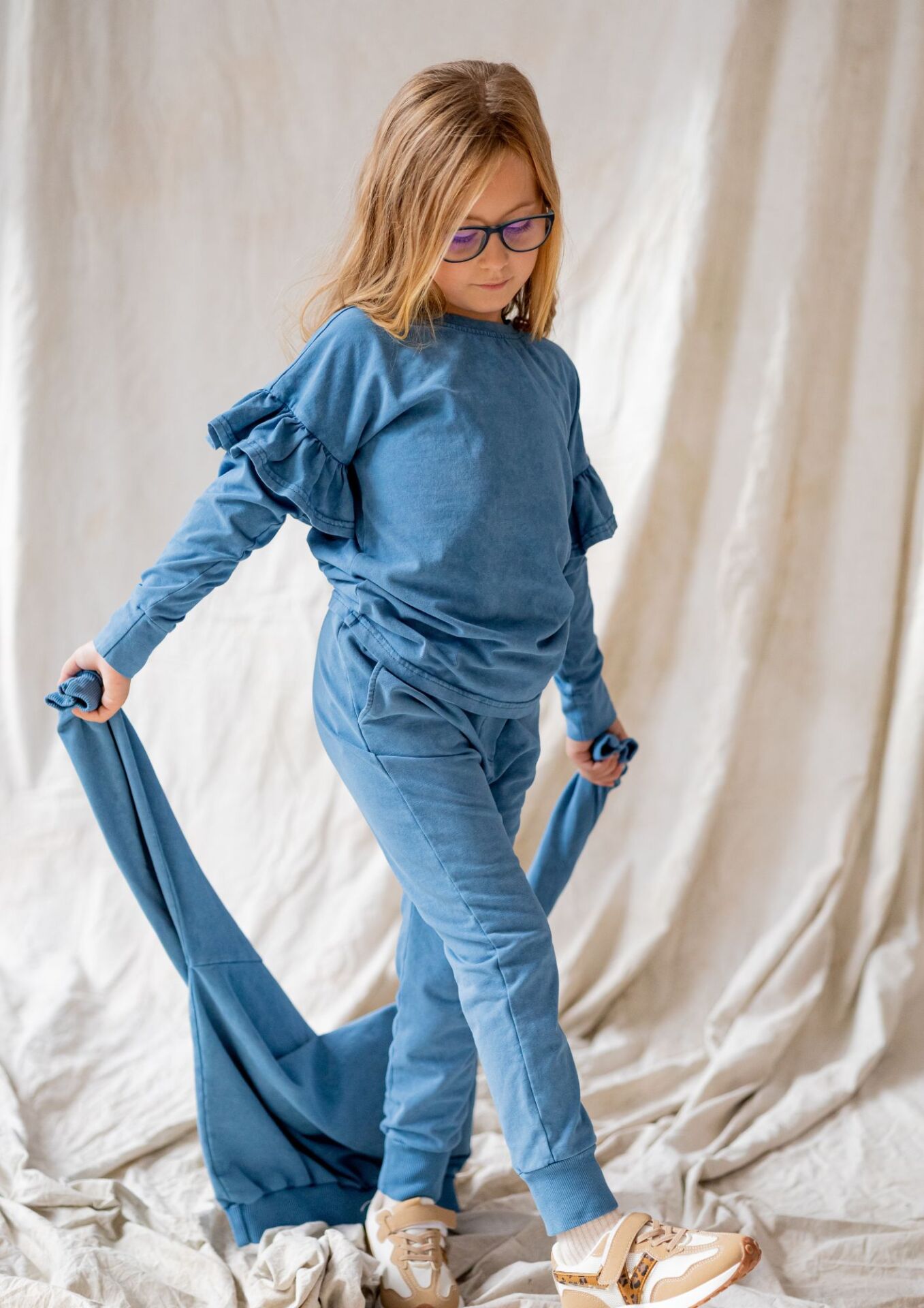 Spodnie dziecięce DEKATYZOWANE VINTAGE baby blue NUNU Koszulka dziecięca długi rękaw Z FALBANKĄ VINTAGE baby blue