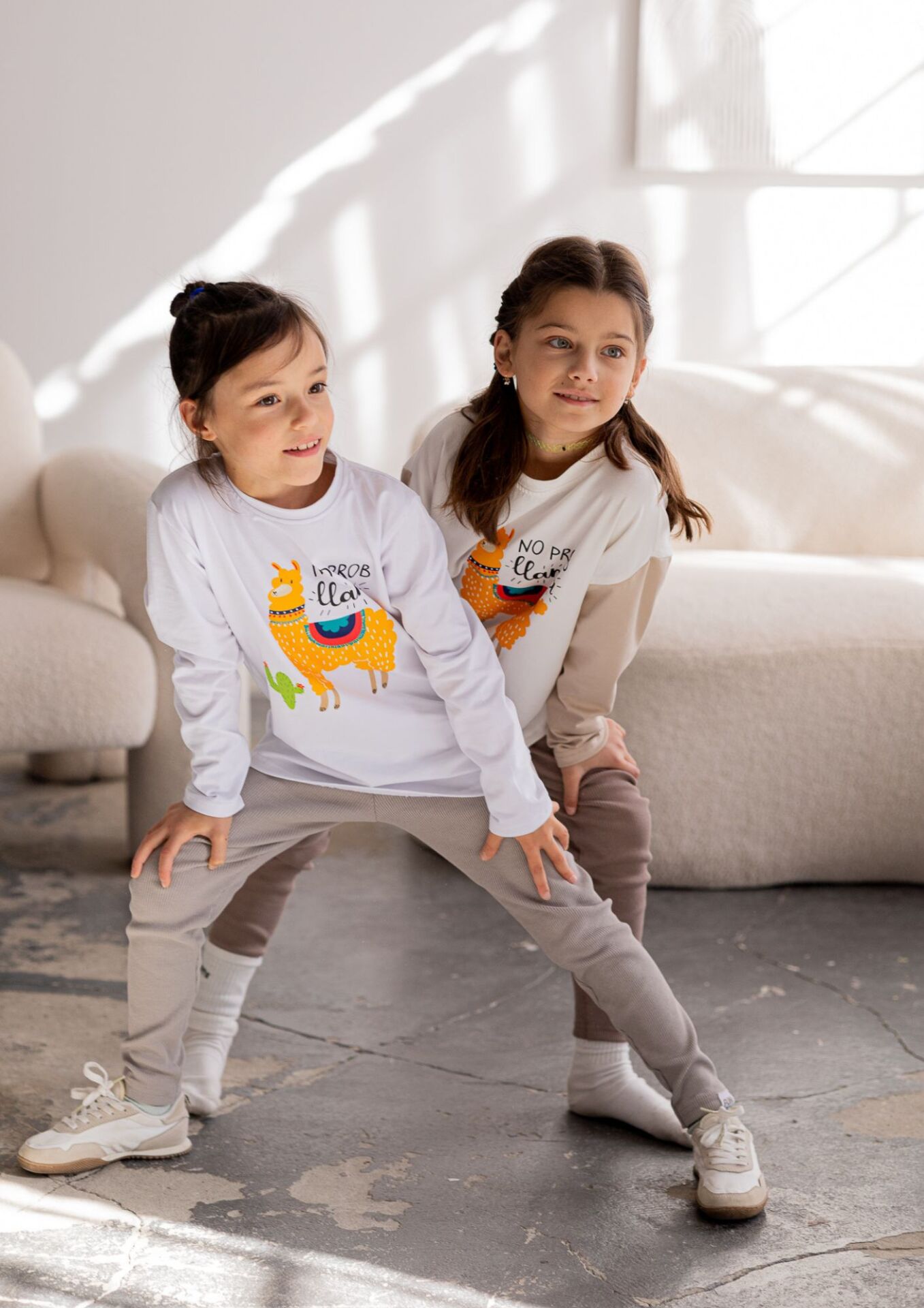 Legginsy dziecięce prążek grey Koszulka dziecięca długi rękaw white FUN KIDS