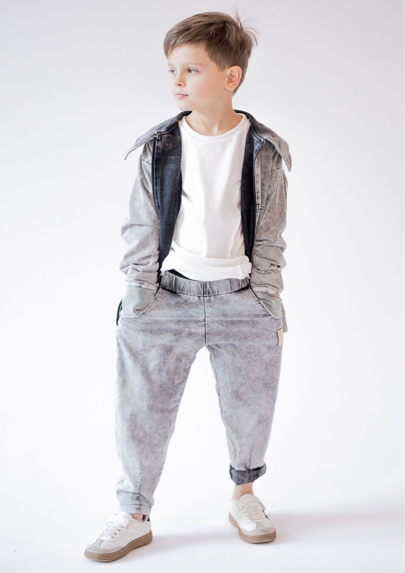 Spodnie dziecięce BOYFRIEND JEANS black Bluza dziecięca BOMBERKA JEANS black NUNU