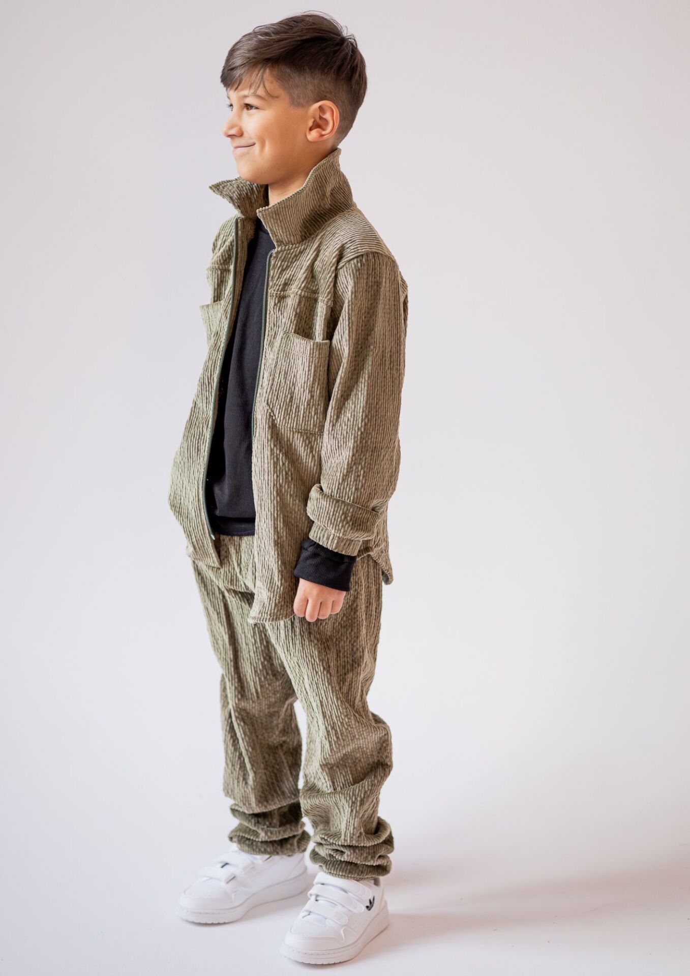 Spodnie dziecięce SZTRUKS olive Koszula dziecięca SZTRUKS olive NUNU