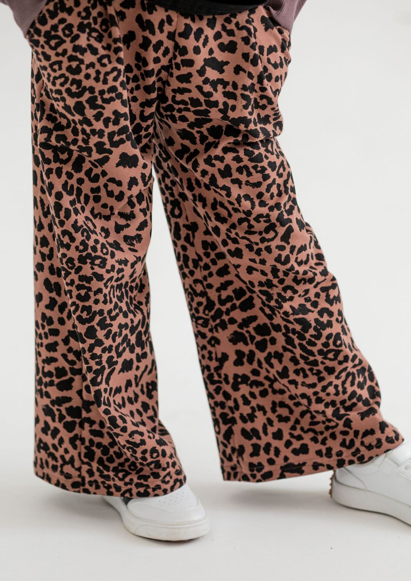 Spodnie dziecięce KULOTY PANTERKA latte Bluza dziecięca OVER CASUAL BEAR brown FUN KIDS