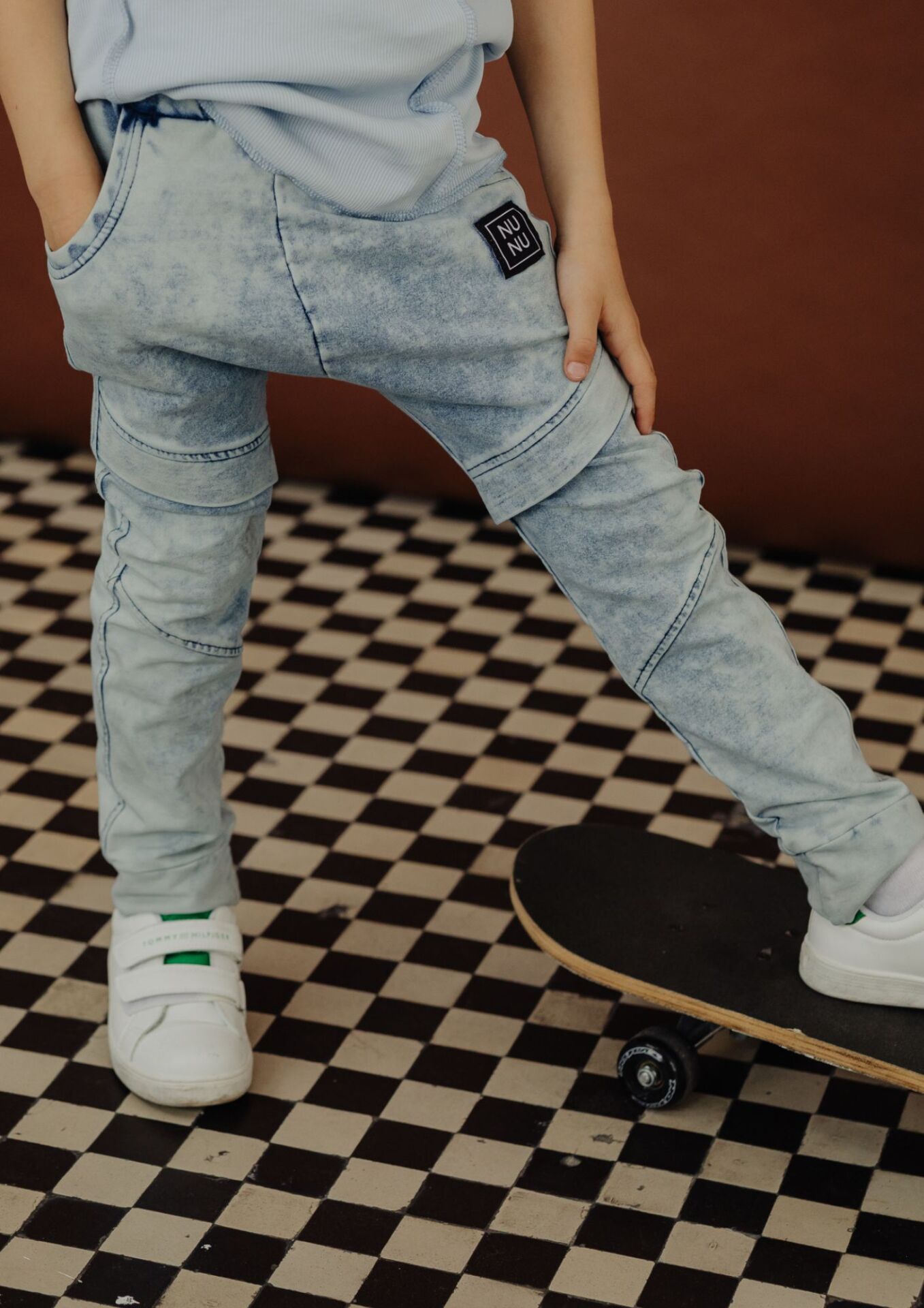 Spodnie dziecięce JOGGERY z zakładką jeans light blue - obrazek 2
