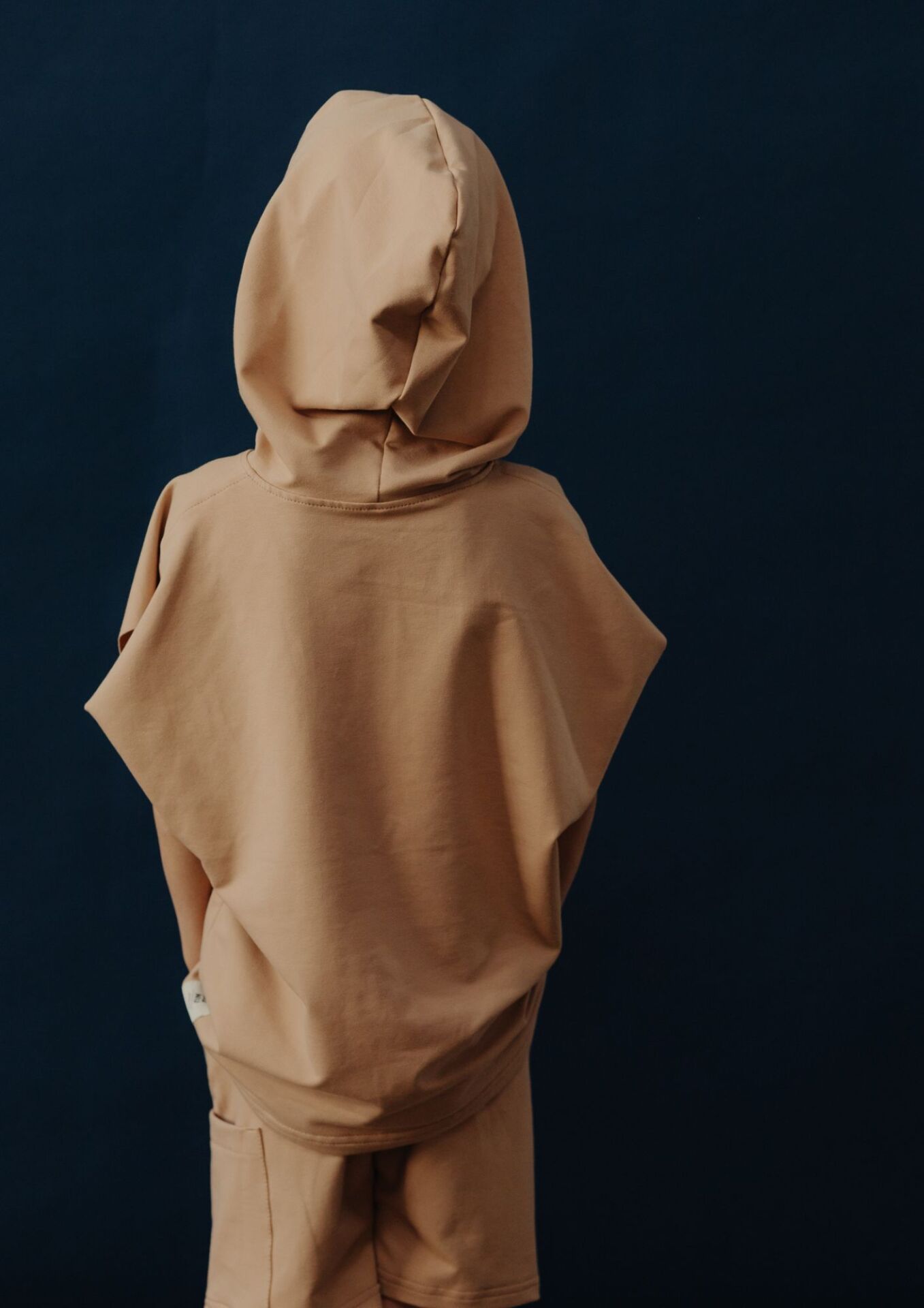 Koszulka dziecięca krótki rękaw z kapturem Beige - obrazek 4